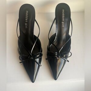 Madden Girl Black Patent Pointed Toe Heels with Bow Accent Kitten heel SIZE 9